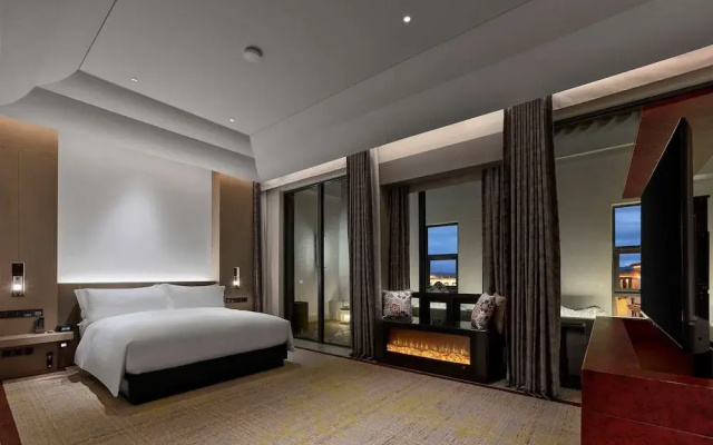 Hilton Shigatse