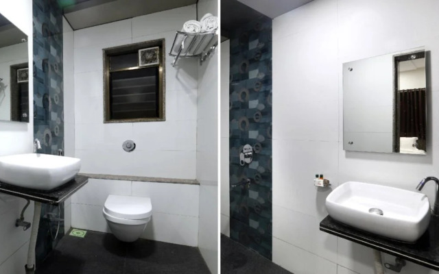 Vishnupriya Regency by OYO Rooms