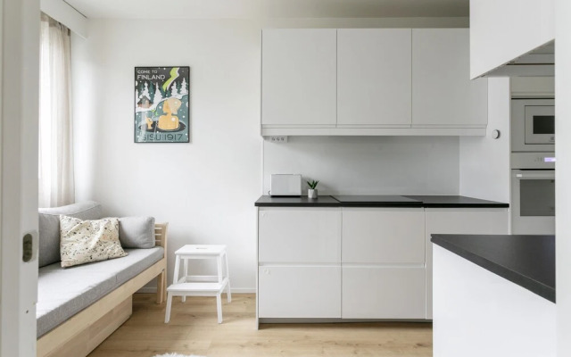 2ndhomes Modern 2BR Apartment w Balcony