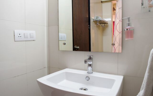 Fabhotel White Castle Sez