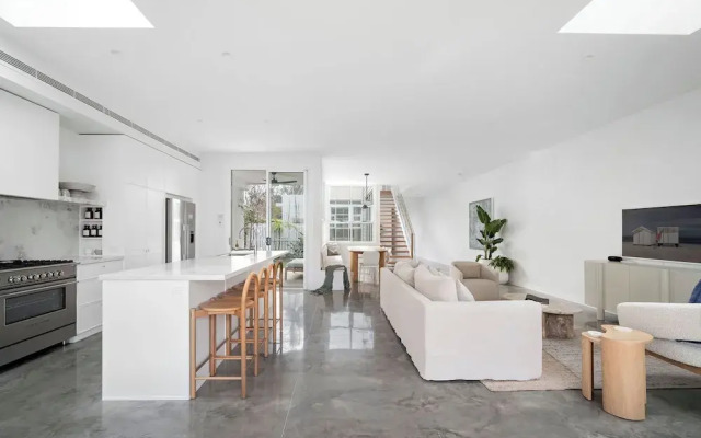 Rubus Residences, Berry - by Linnaeus Collection