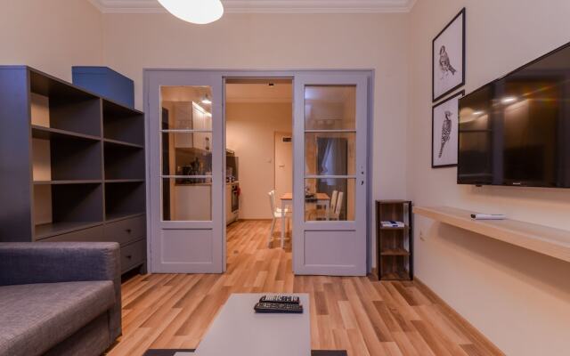 FM Premium 2-BDR Apartment - Charming Murphy Str