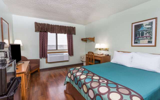 Super 8 by Wyndham Gallipolis Pt Pleasant Area