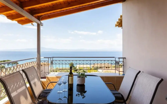 Verga Beachside Getaway With Panoramic Seaviews