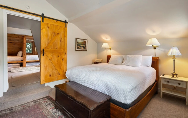 The River House 3 Bedroom Cabin