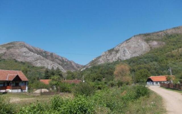 Pensiunea Mada Paradiso