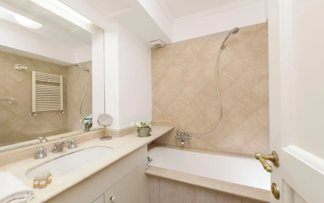 Cartari Deluxe Apartment