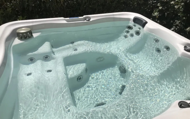 Elisa Seaside Luxury Suite Private hot Tub, Beach