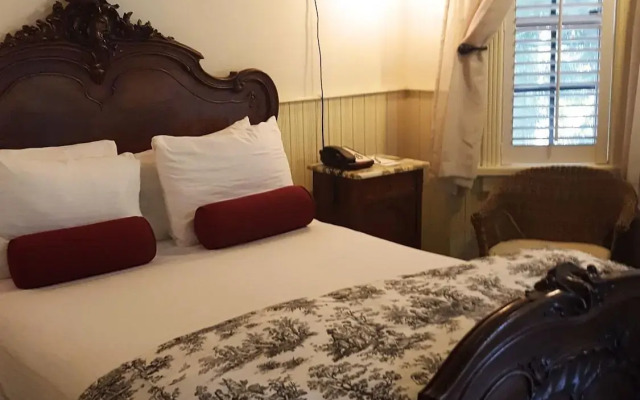Maison Fleurie, A Four Sisters Inn