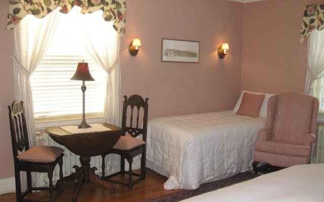 Farnam Guest House
