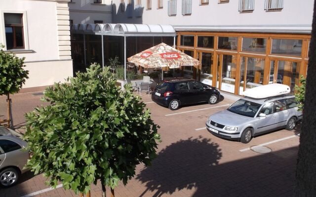 Hotel Lev