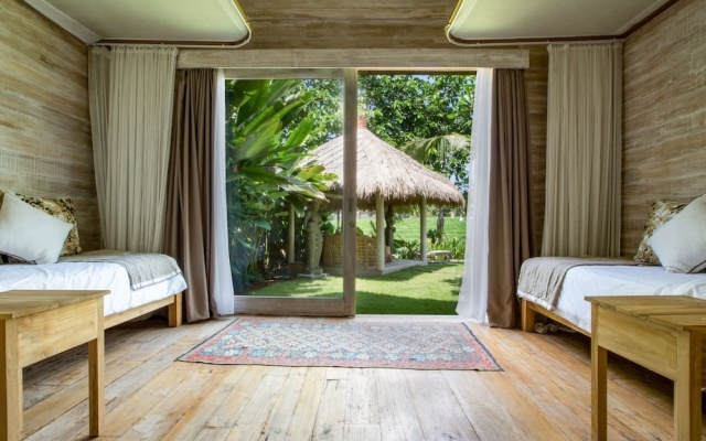Villa for Rent in Bali 2008 – Guest Rooms – Kerobokan