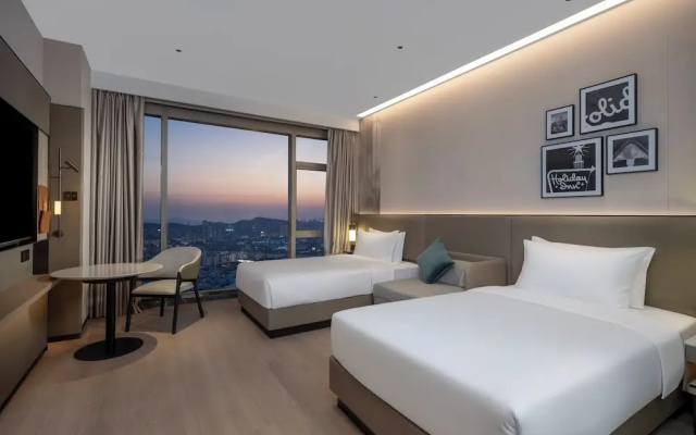 Holiday Inn Qingdao CBD by IHG – Guest Rooms – Qingdao