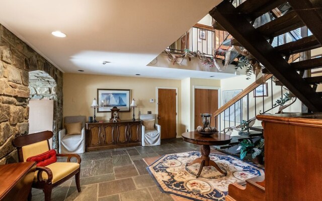 Laurel Grove Inn on the South