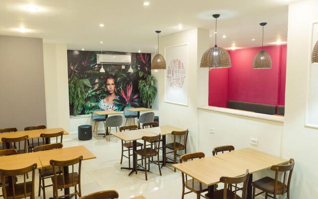 CLH Suites Domingos Ferreira
