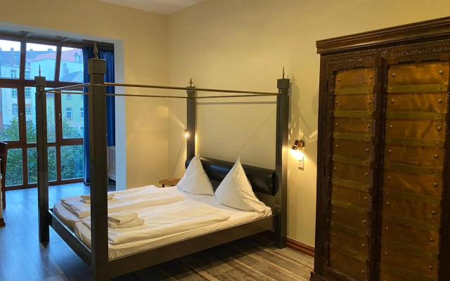 Hotel Avalon