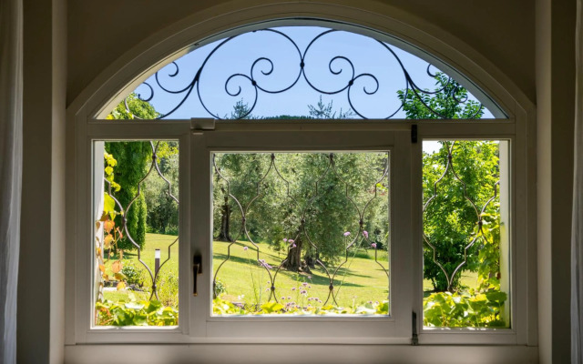 Luxury Estate on the Hills of Lake Garda