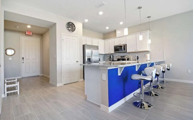 Family Friendly Four Bedrooms 5145