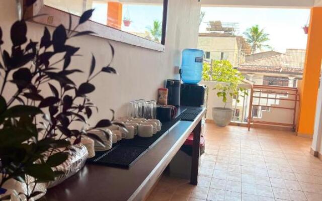 Hummus Hostel & Restaurant