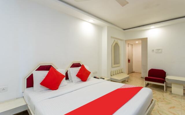 OYO Flagship 140 Amaltas AB Road