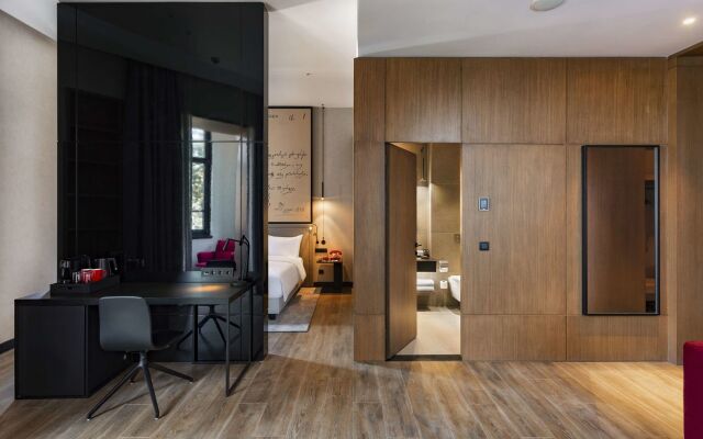 Radisson Red Tbilisi