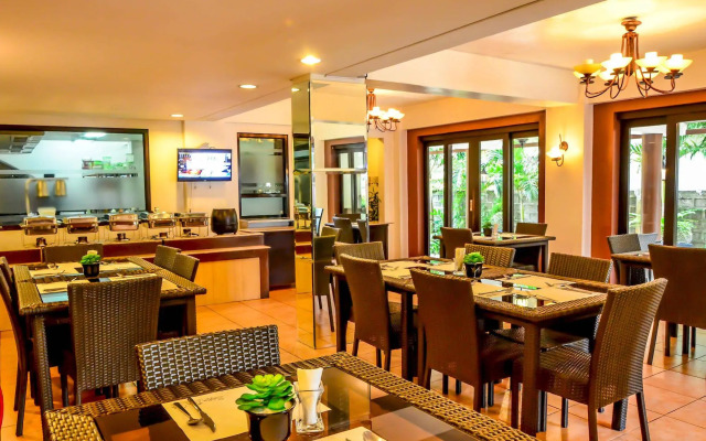 White House Beach Resort