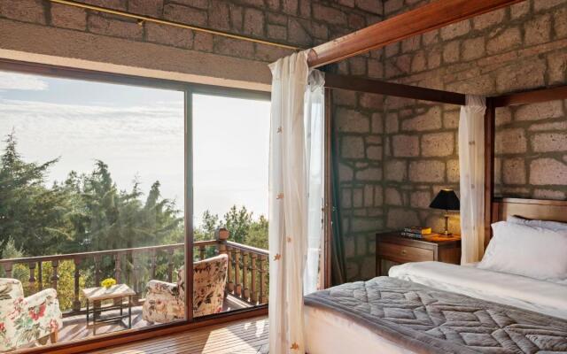 Simurg Inn