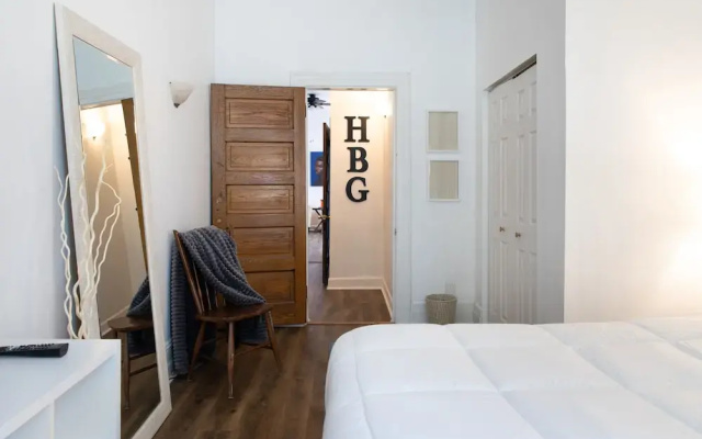 Chic 1br/1ba Midtown Apartment 1 Bedroom Apts by RedAwning