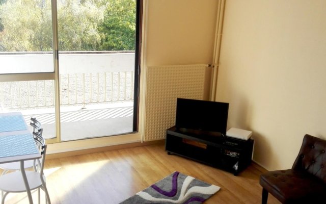 Studio in Montrichard, With Balcony and Wifi