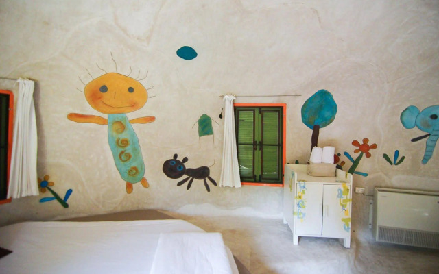 Naidee Sculptured Huts