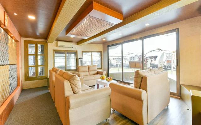 OYO 16838 Big B Houseboat 10 BHK