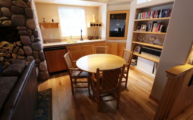 Mammoth West #137 Condo