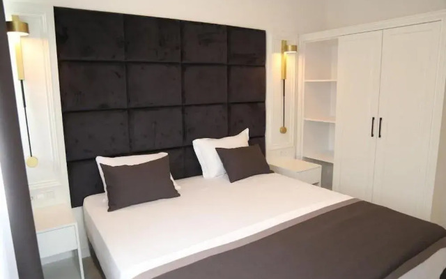 In Suit Luxury Hotel