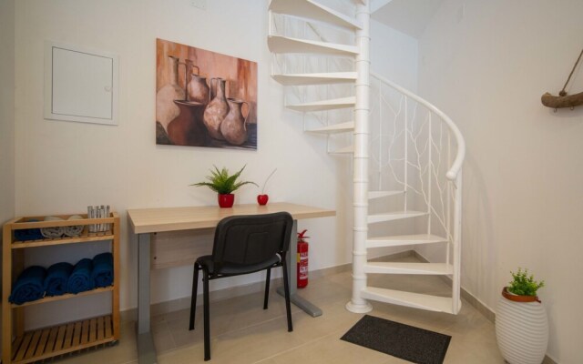 Ena 1 Trinajsti i in Trinajsti i