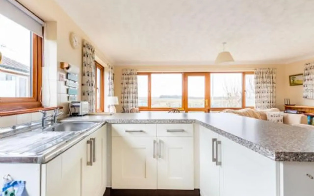 Host Stay Breezy Bungalow