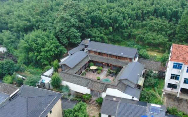 Yunshuiyu Moganshan Hot Spring Siheyuan Homestay