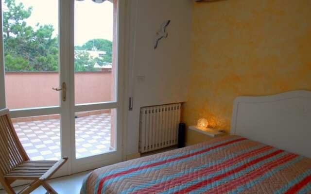 Elegant Villa a few Meters From the Beach