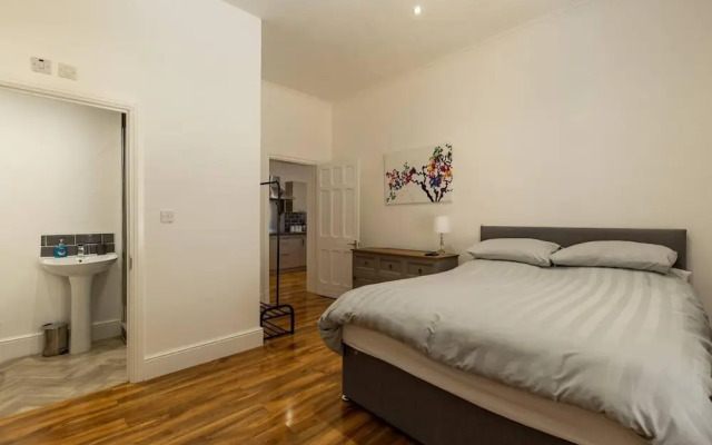 Inviting 1-bed Apartment in Lytham Saint Annes