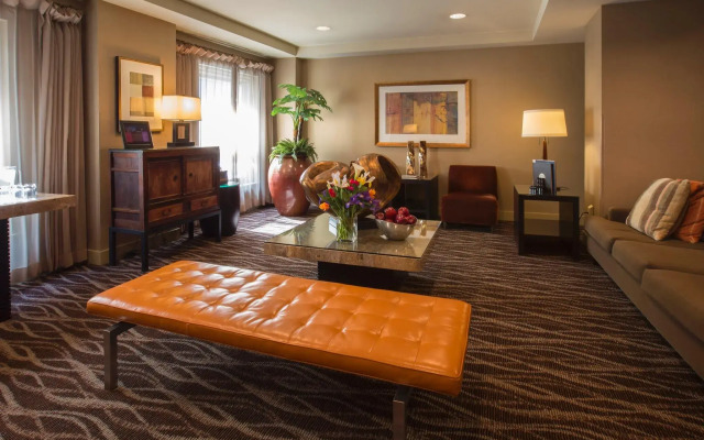 Executive Hotel Pacific