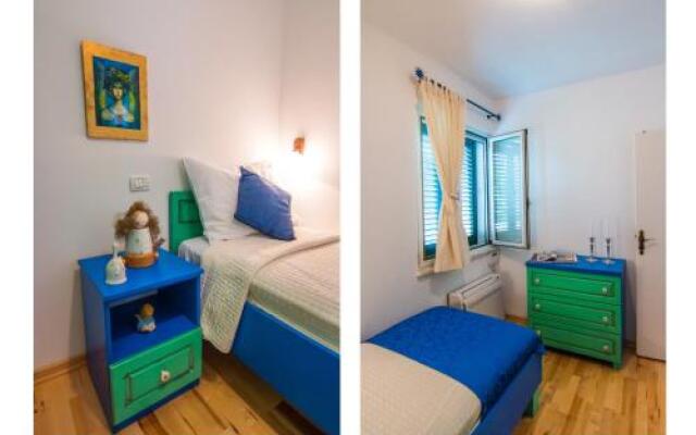 Villa Jadranka with pool and private beach