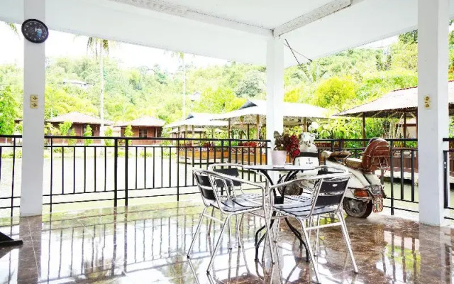 OYO 1254 Golden Lake Resort