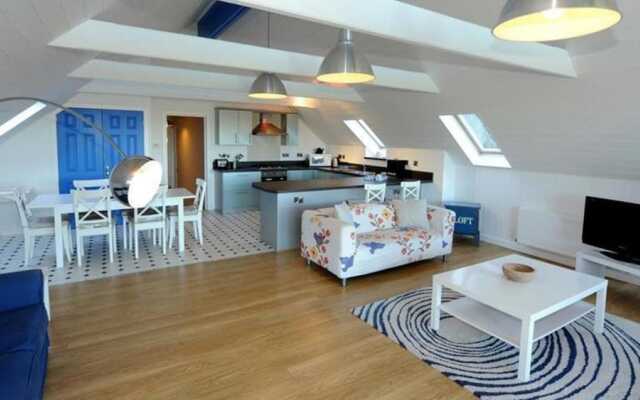 The Loft, Trefloyne Manor