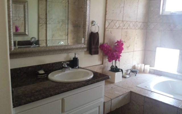 346 Ocean View 2 Bedroom Townhouse by RedAwning