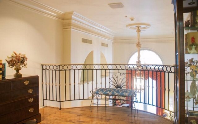 The Lafayette New Orleans By Kasa Living