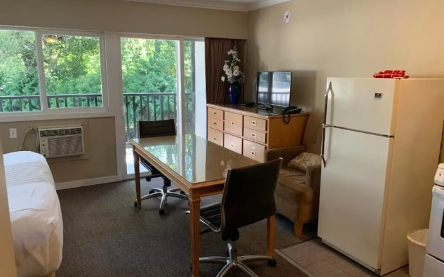 Okanagan Royal Park Inn by Elevate Rooms