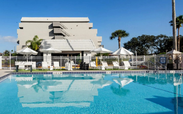 Palazzo Lakeside Hotel