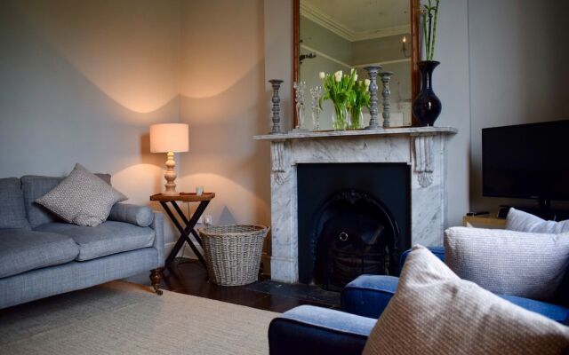 3 Bedroom Georgian House in Dublin, Ireland from 453$, photos, reviews - zenhotels.com