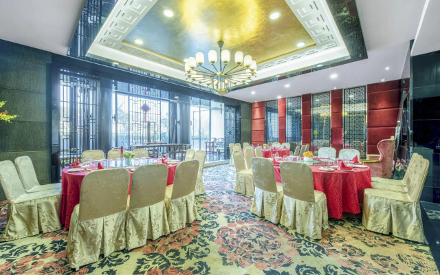 Park Lane Hotel