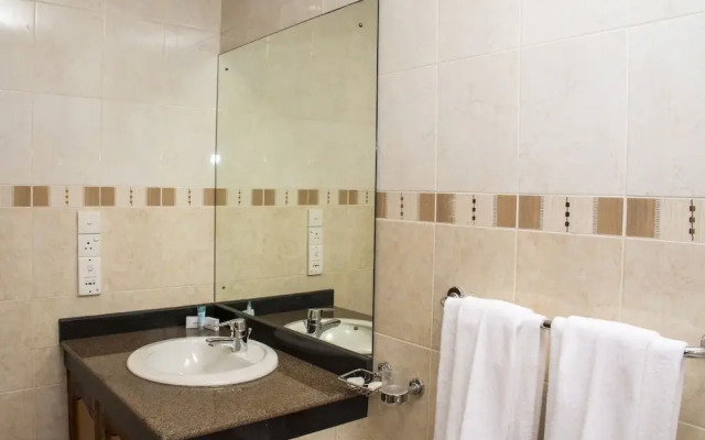 Hotel Lakefield