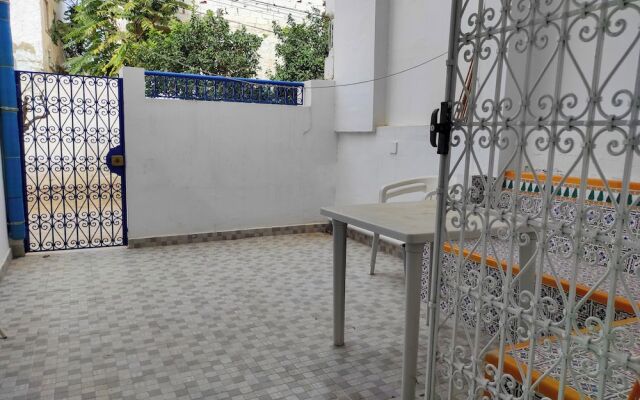 "comfort Shell Near the Beach"